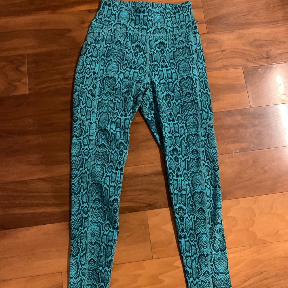 Pop Fit Snakeskin Print Workout Leggings Size Small